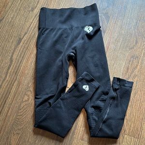 NWOT women’s best leggings